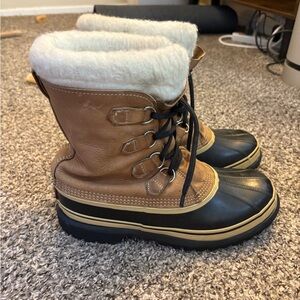 Sorel caribou men’s size 10 waterproof winter boots
